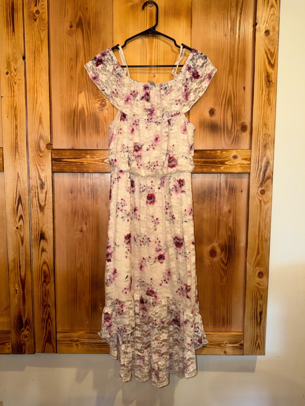 Women’s Floral Lace Maxi Dress in Cream and Pink